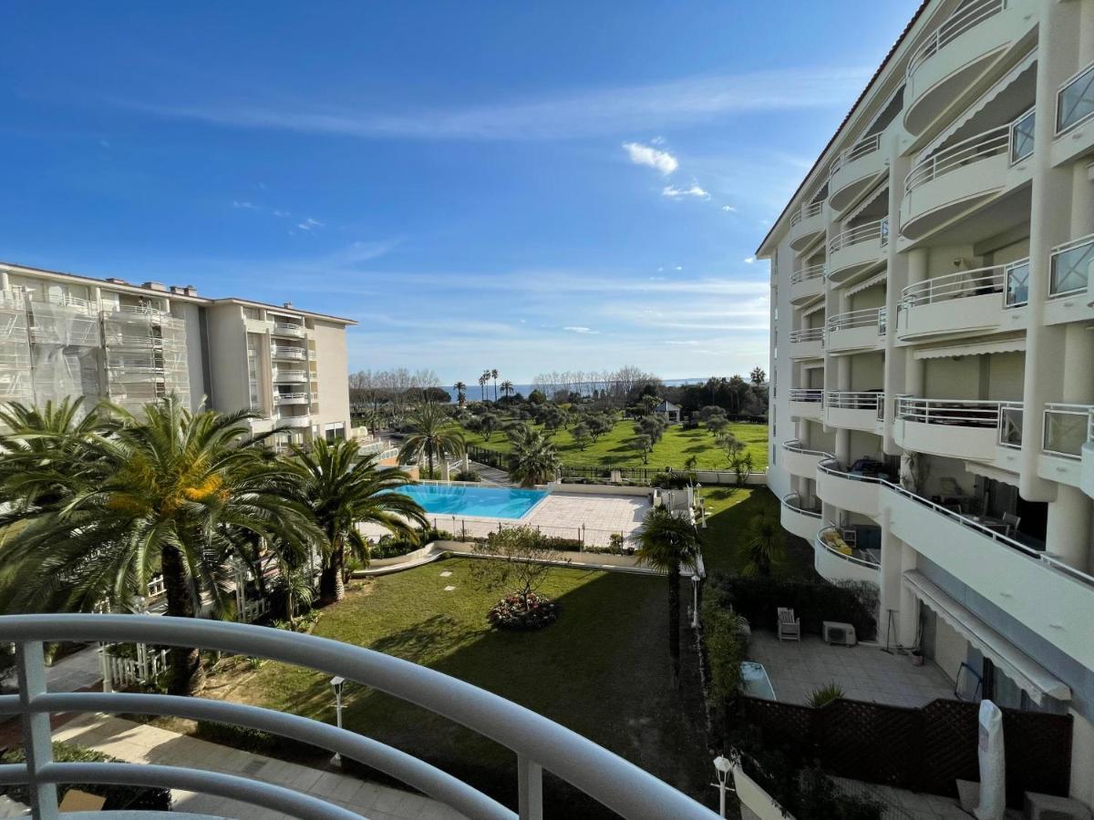 Appartement Tout Confort Vue Mer Antibes Extérieur photo
